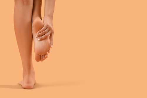 Cura dei Piedi: Esfolianti e Idratanti per Talloni Secchi