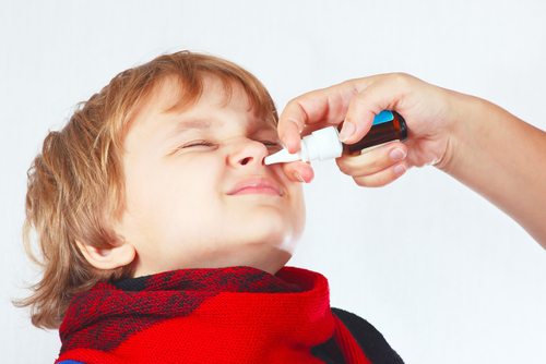 Spray nasali per bambini: come usarli in sicurezza?