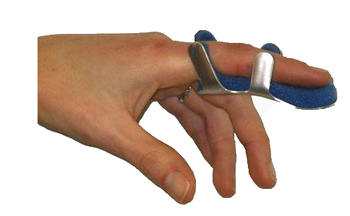 STECCA PER FRATTURA DITA A RANETTA FARMASPLINT MISURA PICCOLA IN ALLUMINIO MODELLABILE CON IMBOTTITURA IN SPUGNA POLIURETANICA ANTIALLERGICA RADIOTRASPARENTE 8 CM 1 PEZZO - Farmastop