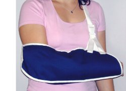 REGGIBRACCIO SEMPLICE MISURA GRANDE. CONSENTE L'IMMOBILIZZAZIONE IN POSIZIONE CORRETTA DEL BRACCIO NEI CASI DI SLOGATURE, TRAUMI ED INGESSATURE. CON IMBOTTITURA PER APPOGGIO MANO - Farmastop