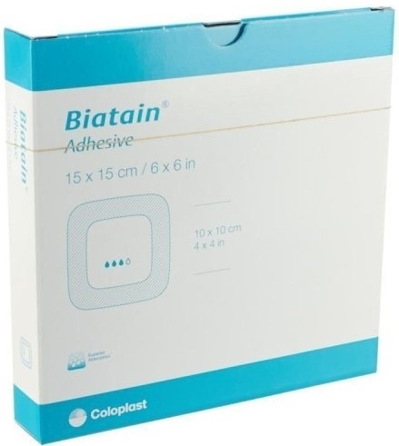 MEDICAZIONE BIATAIN IN SCHIUMA DI POLIURETANO CON IDROCOLLOIDE E BORDO ADESIVO 7,5X7,5 CM 10 PEZZI - Farmastop
